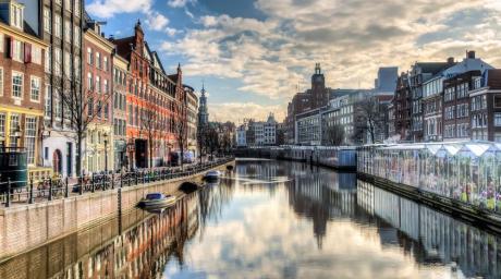 Related - Ontdek Amsterdam met uw escort