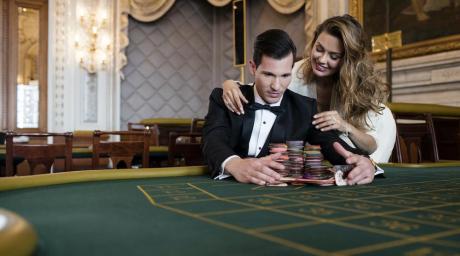 Related - Beproef uw geluk met een escort in het casino