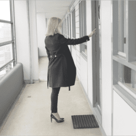 Hoe arriveert een escort bij de boeking?